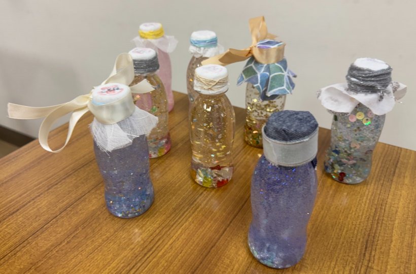 8本のセンサリーボトル